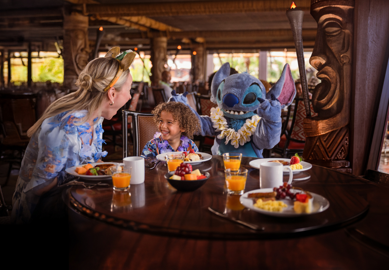 MagicBreaks Free Disney Dining & Drinks now on sale! carousel banner