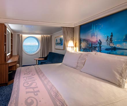 Deluxe Oceanview Stateroom